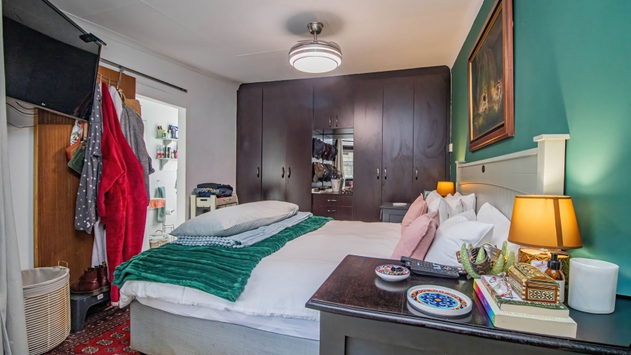 5 Bedroom Property for Sale in Fraaiuitsig Western Cape